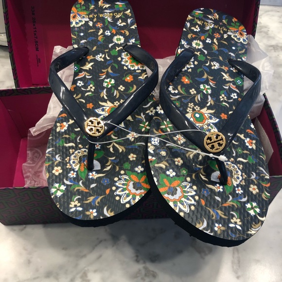 tory burch flip flops macy's